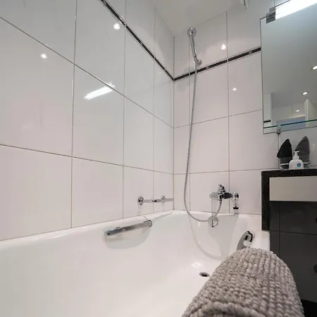 Galerie Obersee 4c アパート アローザ